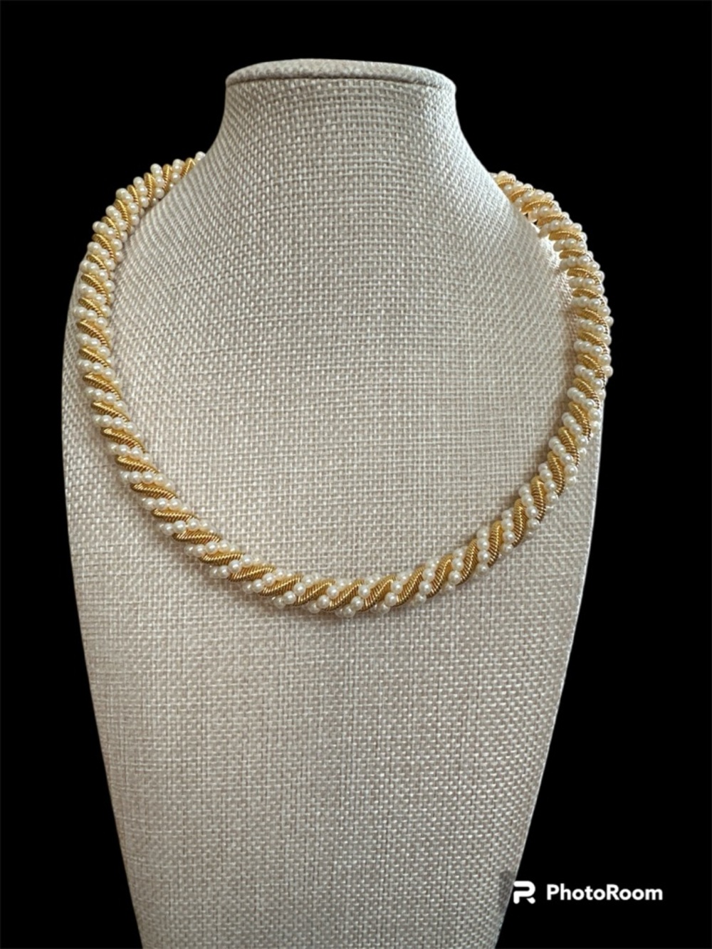 Elegant Gold-Tone Mesh Twisted Pearl Accent Necklace